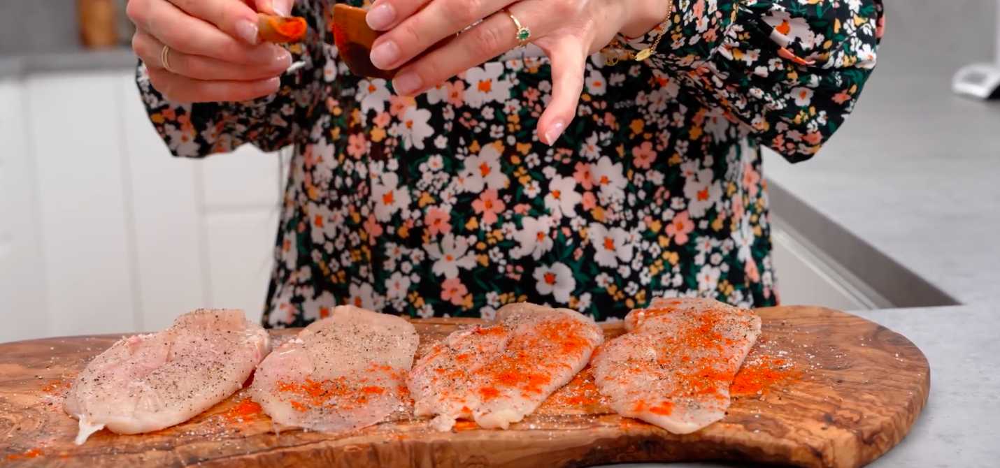 Poulet croustillant à la sauce crémeuse à l'ail et au parmesan - Étape 2