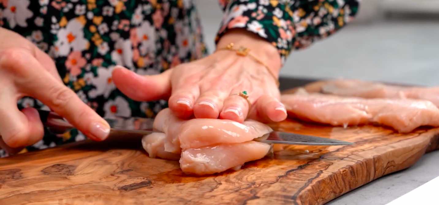 Poulet croustillant à la sauce crémeuse à l'ail et au parmesan - Étape 1