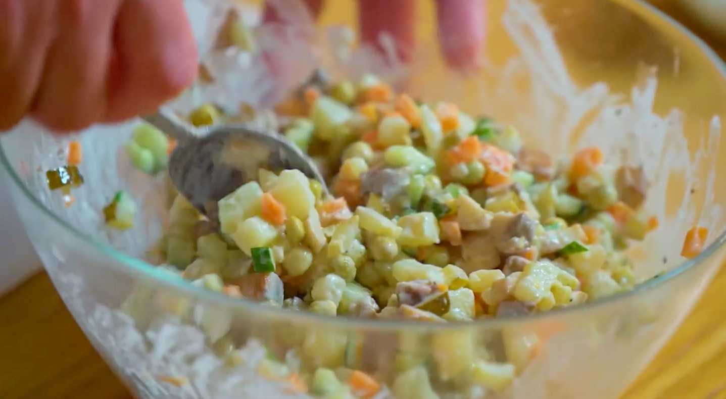 Salade Olivier aux champignons pour le Carême - Étape 5