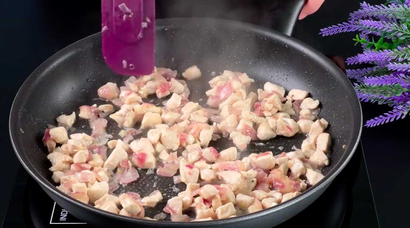 Rouleaux de pommes de terre traditionnels farcis à la viande - Étape 13