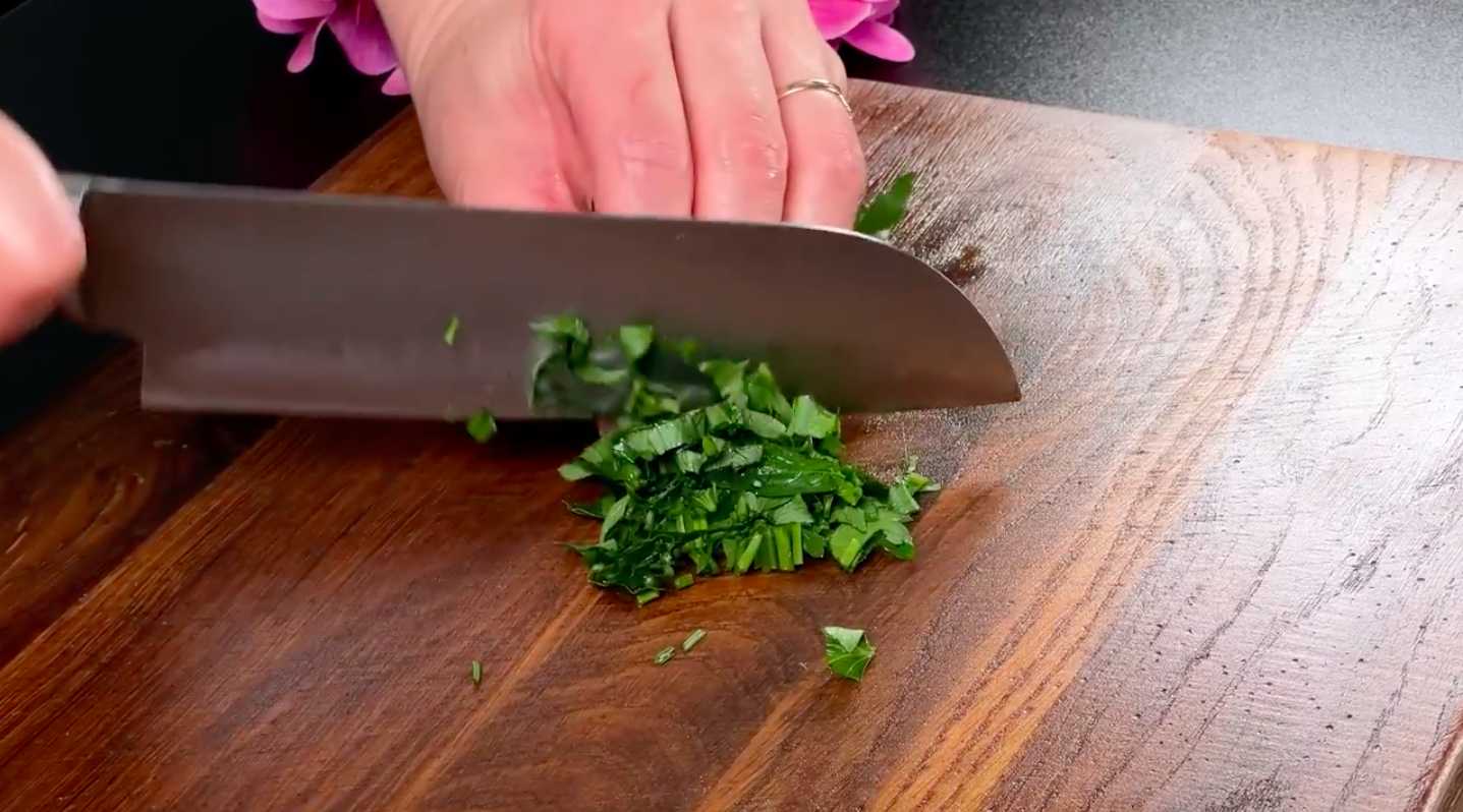 Rouleaux de pommes de terre traditionnels farcis à la viande - Étape 5