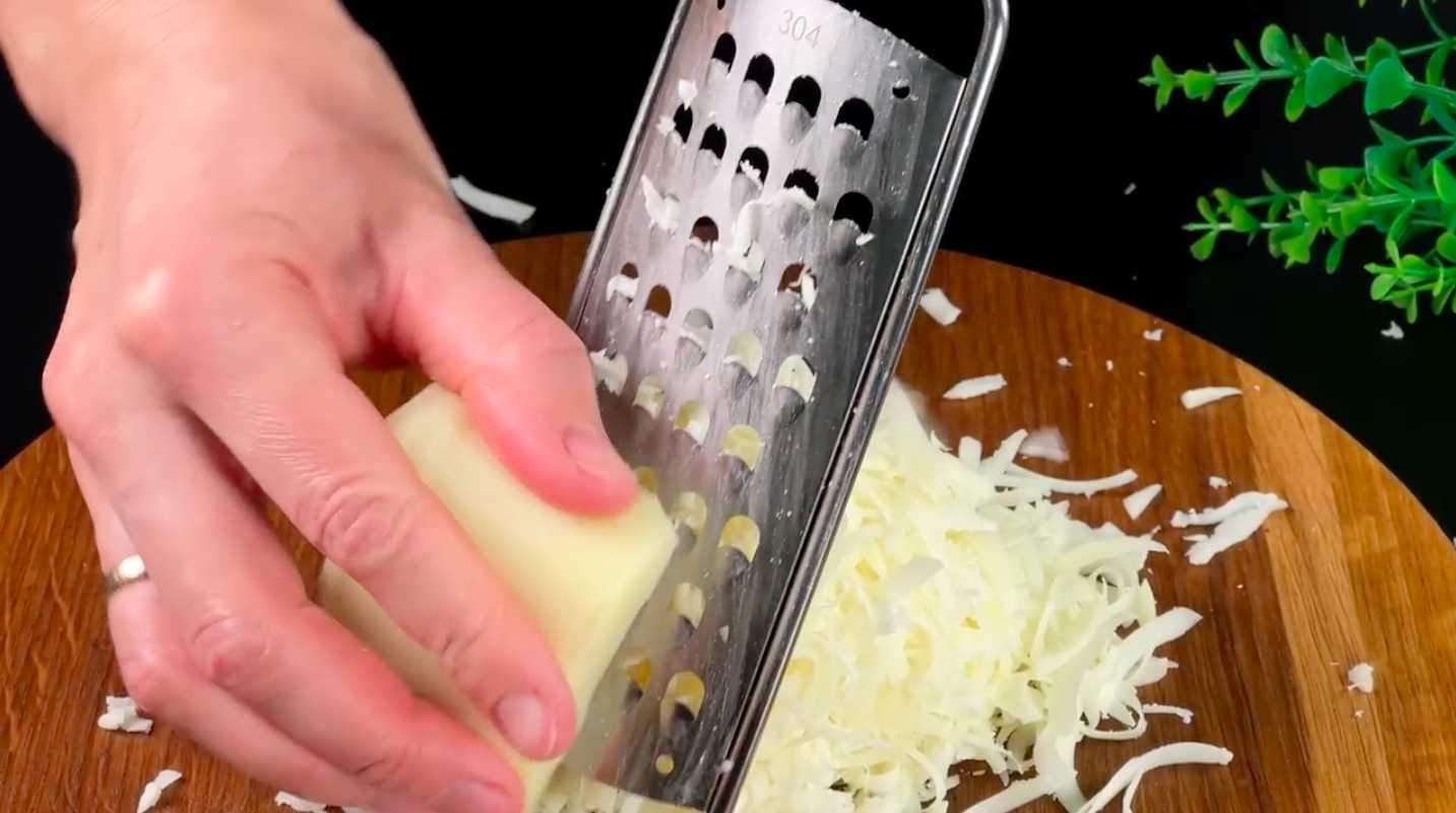 Rouleaux de pommes de terre traditionnels farcis à la viande - Étape 16