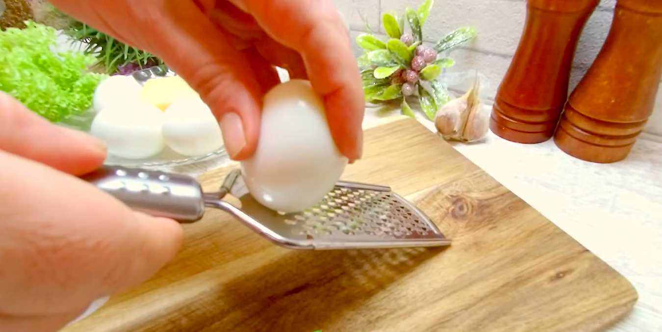 Gâteau de salade de bâtonnets de crabe - Étape 1