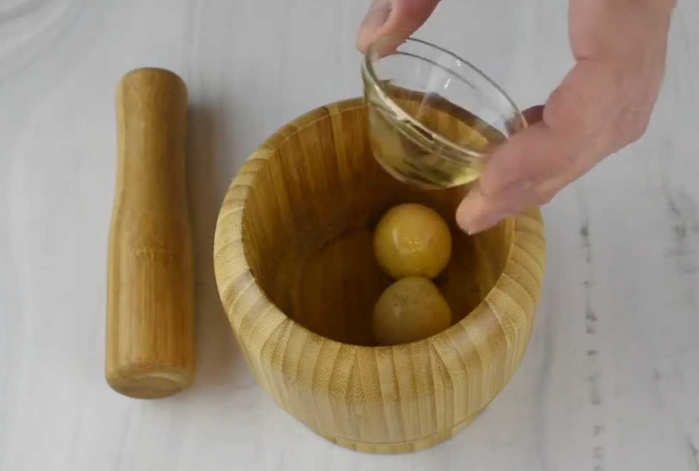 Sauce Gribiche - Étape 1