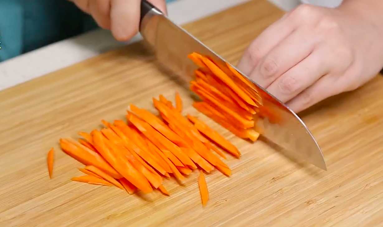 Japchae aux nouilles de verre frites - Étape 5