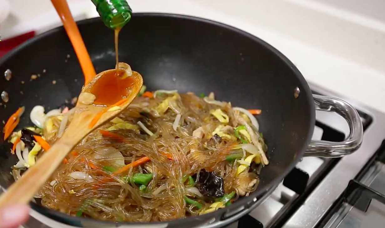 Nouilles de verre frites Japchae - Étape 18