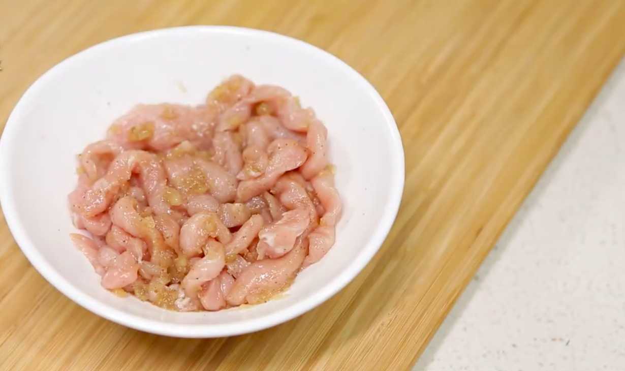 Japchae aux nouilles de verre frites - Étape 1