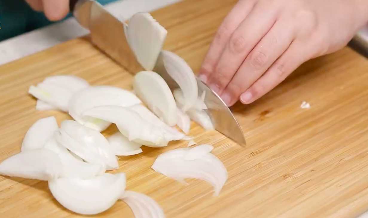 Japchae aux nouilles de verre frites - Étape 2