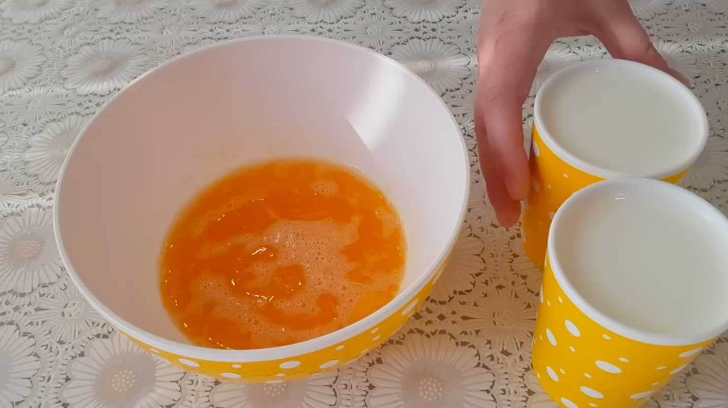 Crêpes fines au lait, aux œufs et au sucre - Étape 2