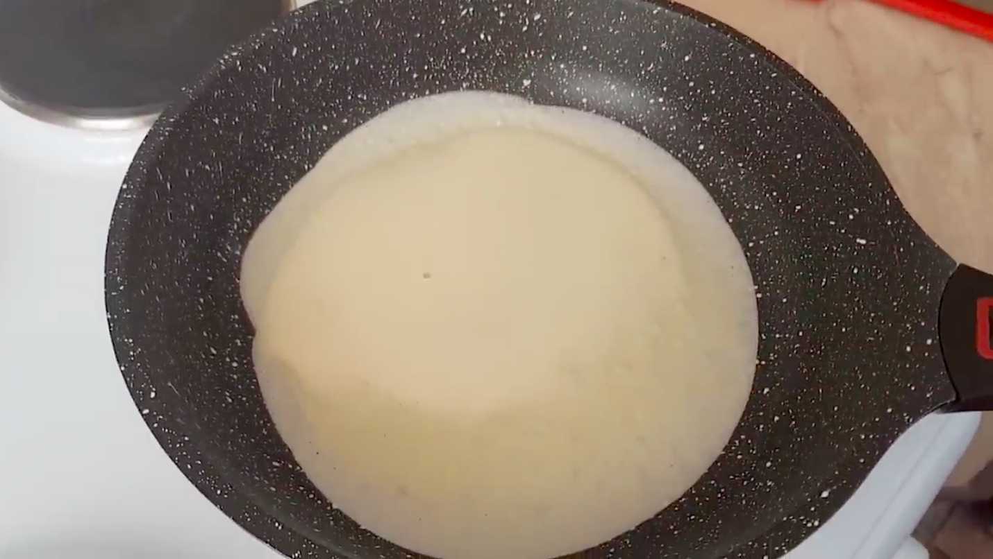 Crêpes fines au lait, aux œufs et au sucre - Étape 9