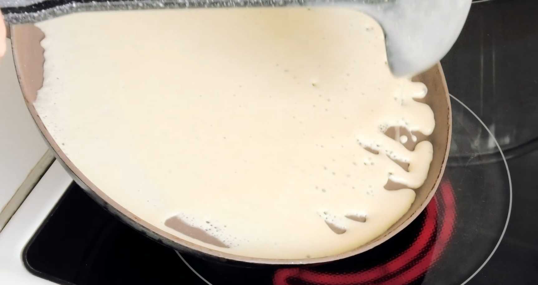 Crêpes au lait fermenté cuit et à l'eau bouillante - Étape 8