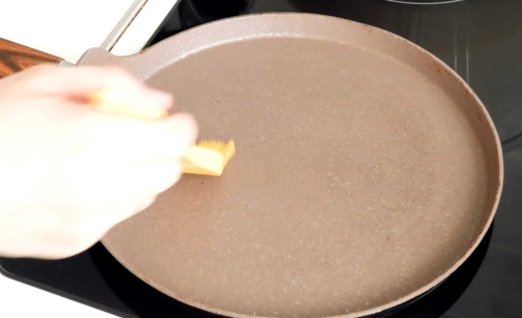 Blini avec ryazhenka et eau bouillante - Étape 7