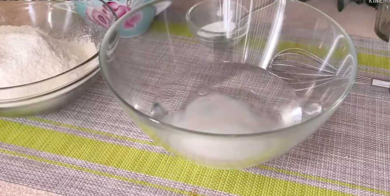 Crêpes de Carême à l'eau, sans œufs ni lait - Étape 1