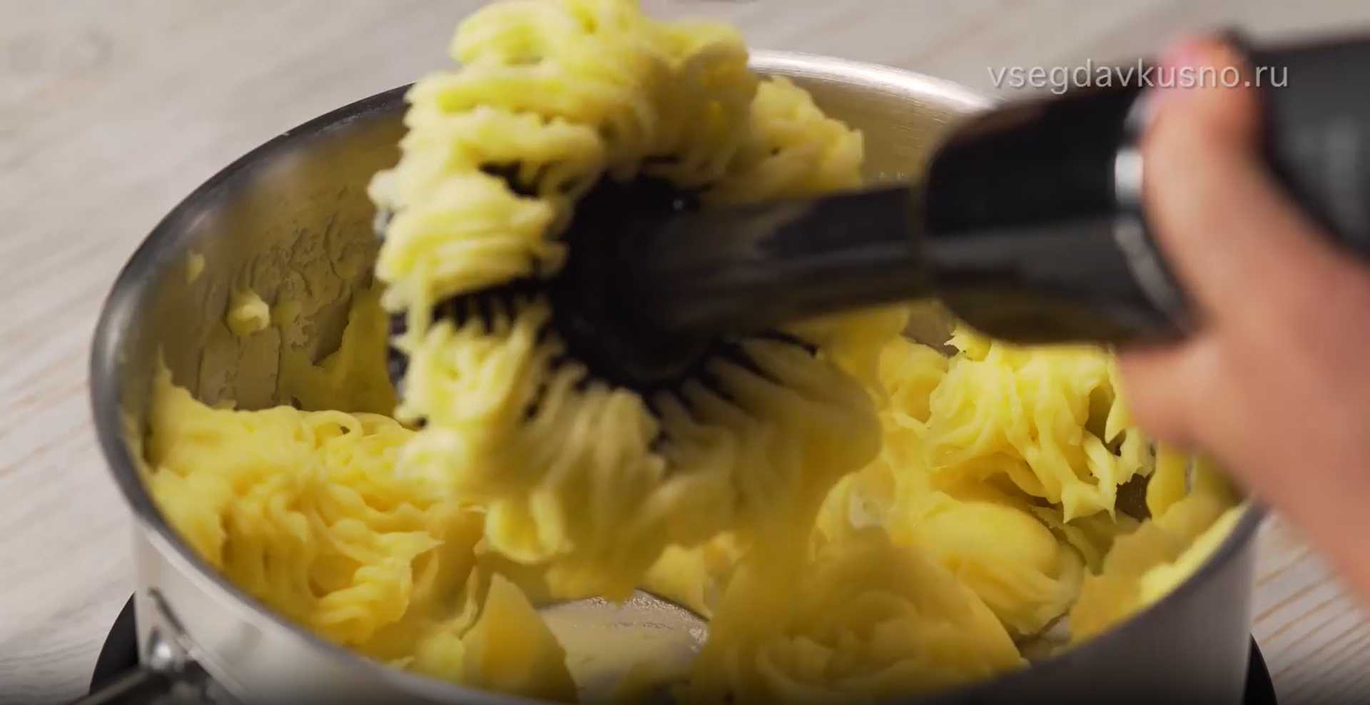 Apéritif de pommes de terre Skordalia - Étape 5