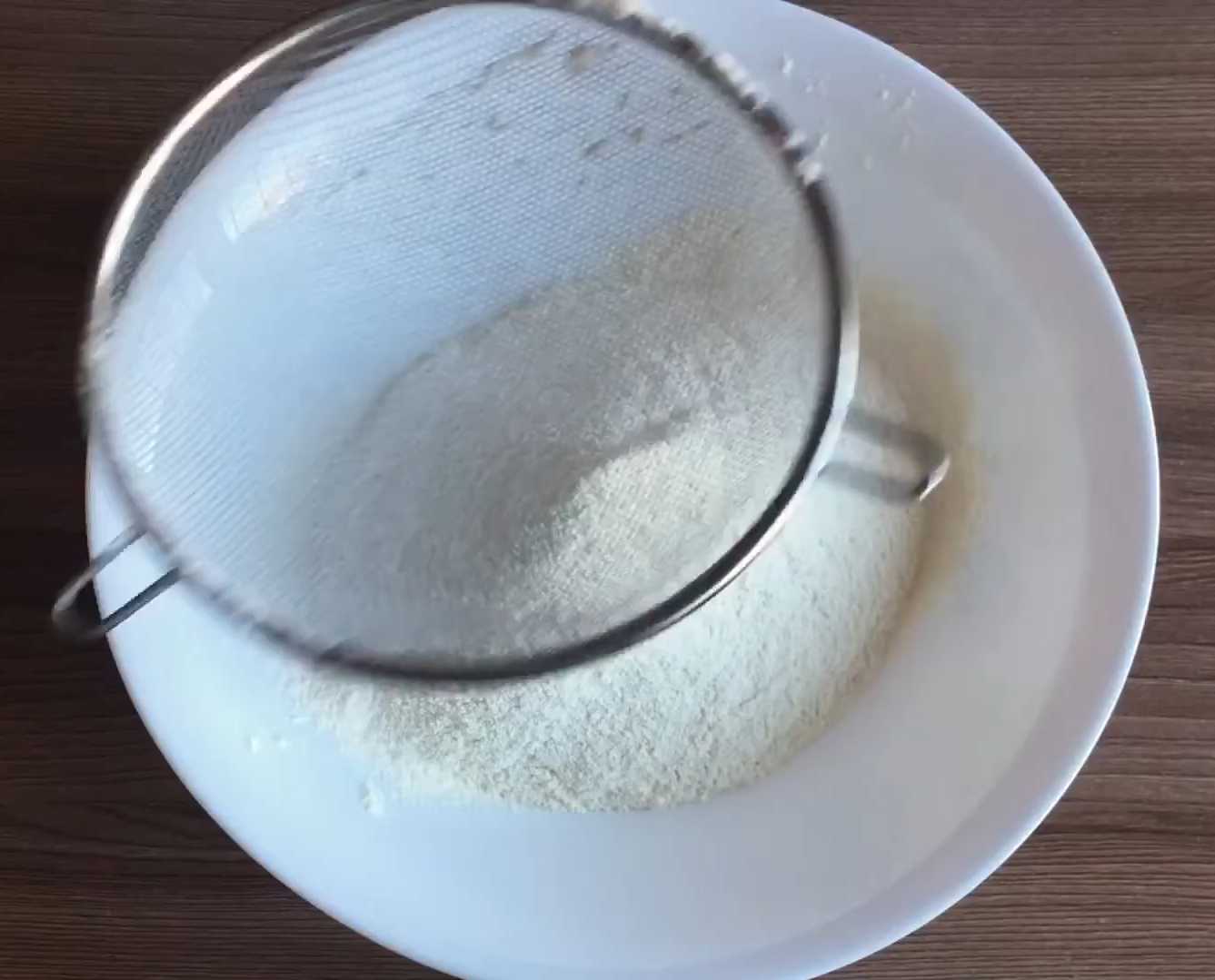 Crêpes sans œufs au lait - Étape 1