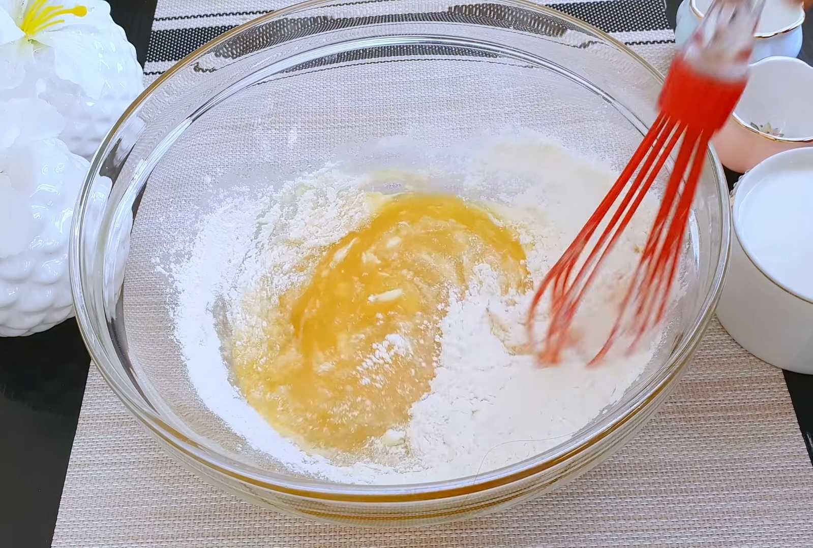 Crêpes sans soda ni lait - Étape 2