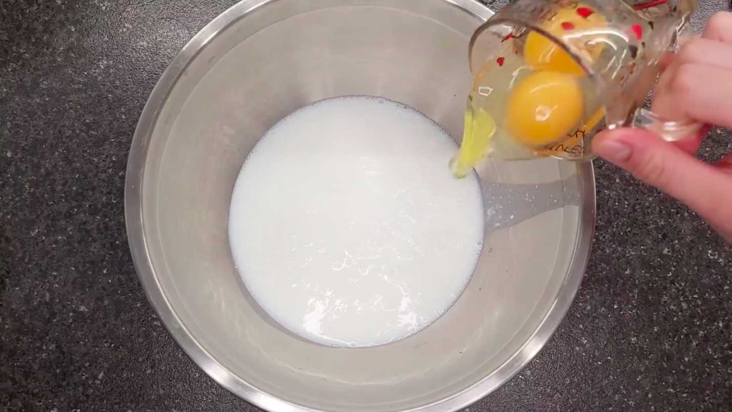 Crêpes au lait caillé avec trous - Étape 2