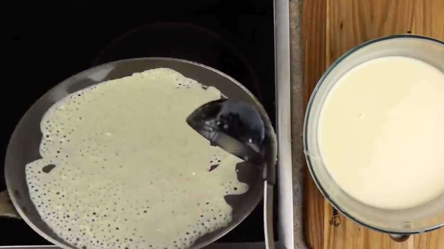 Crêpes au lait trouées - Étape 9