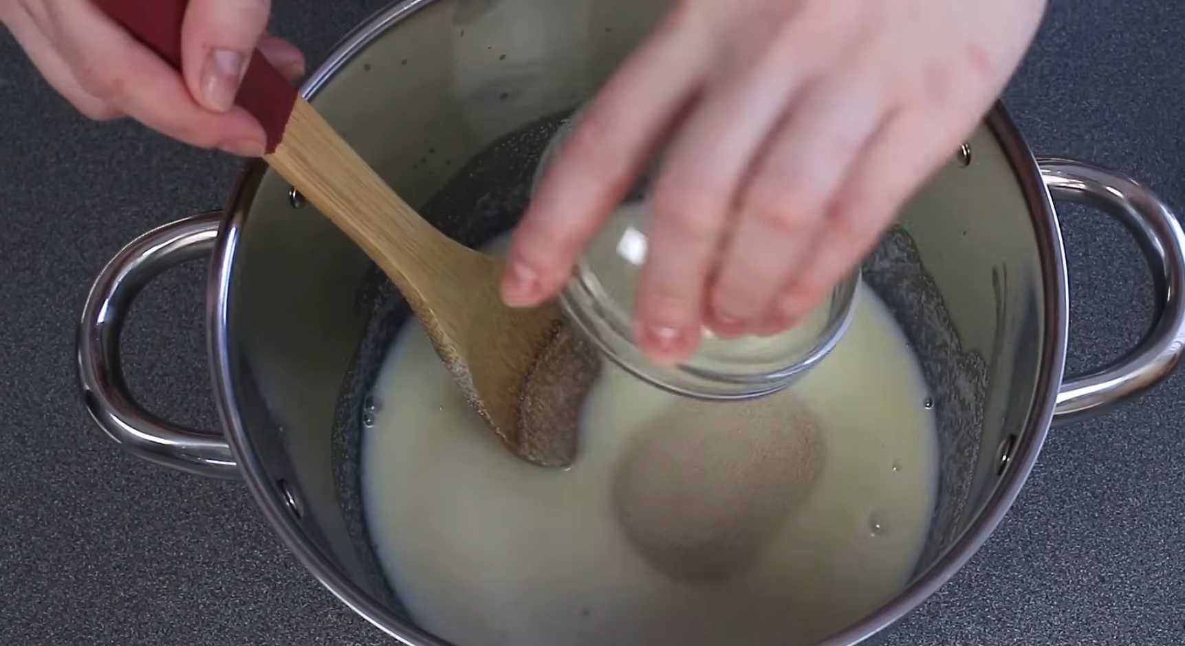 Crêpes à la levure avec du lait - Étape 2