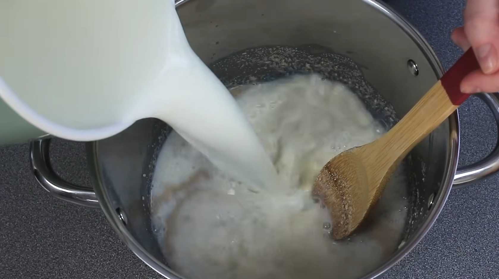 Crêpes à la levure avec du lait - Étape 3