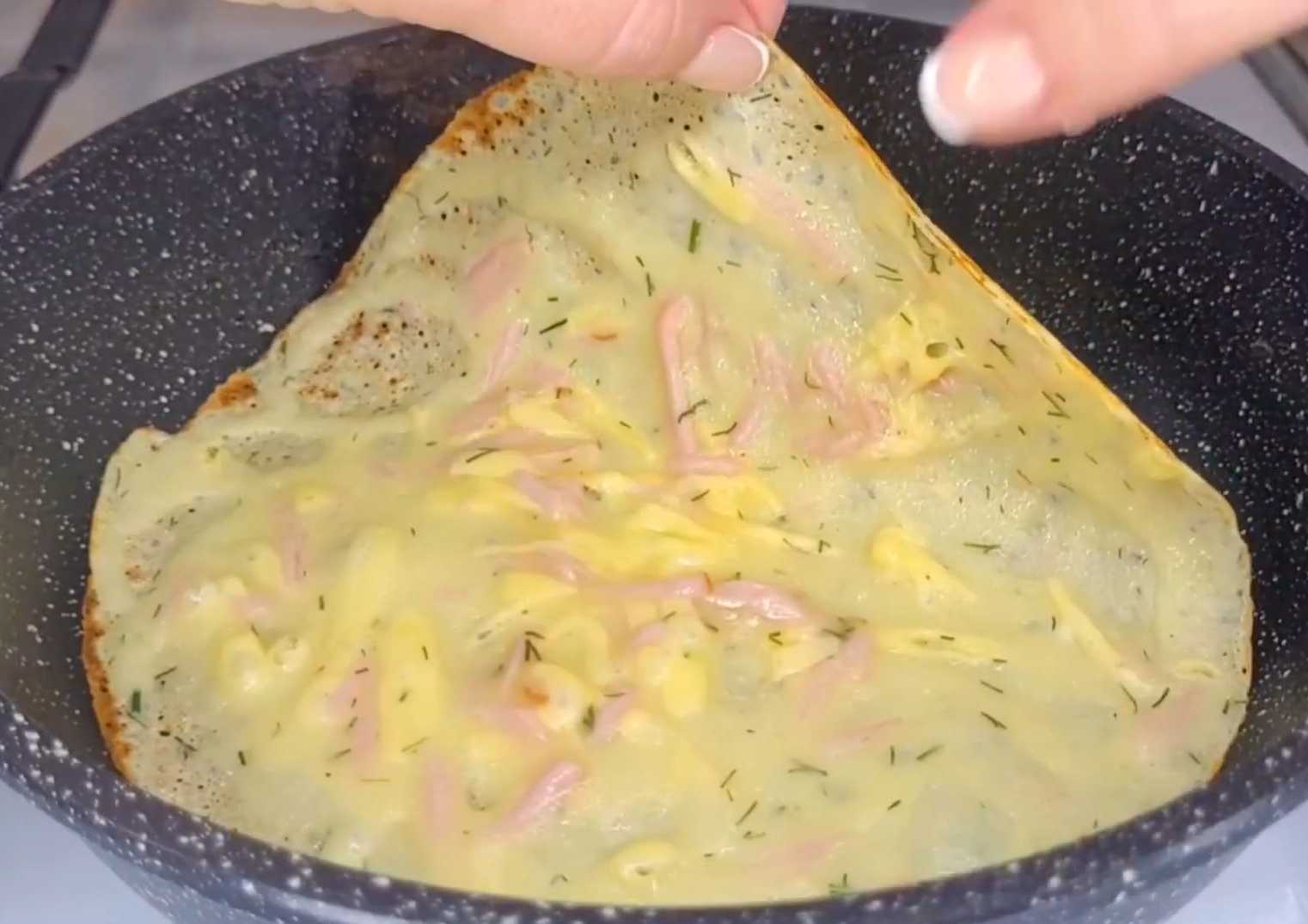 Crêpes au lait avec saucisse et fromage - Étape 11