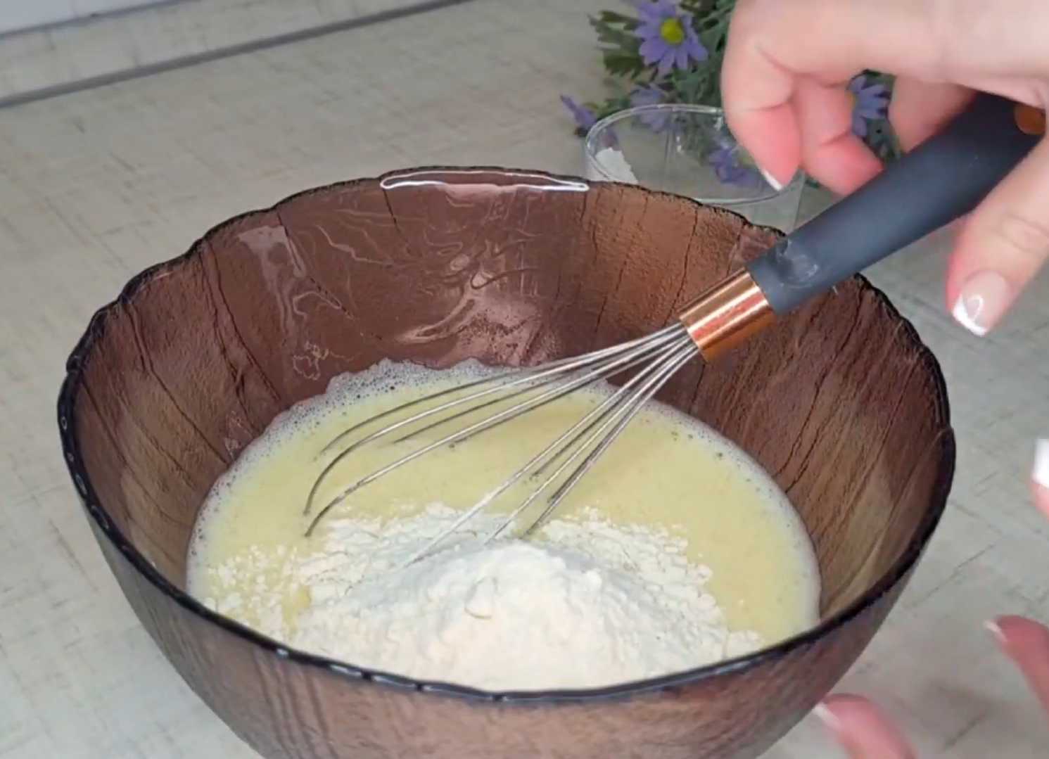 Crêpes au lait avec saucisse et fromage - Étape 3