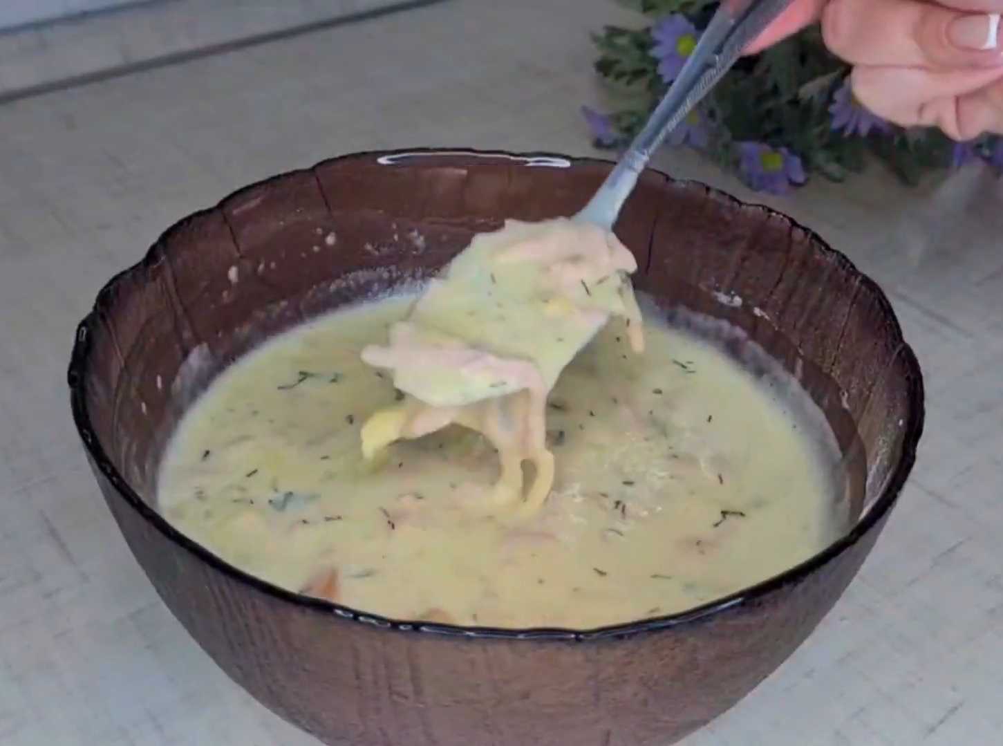 Crêpes au lait avec saucisse et fromage - Étape 8