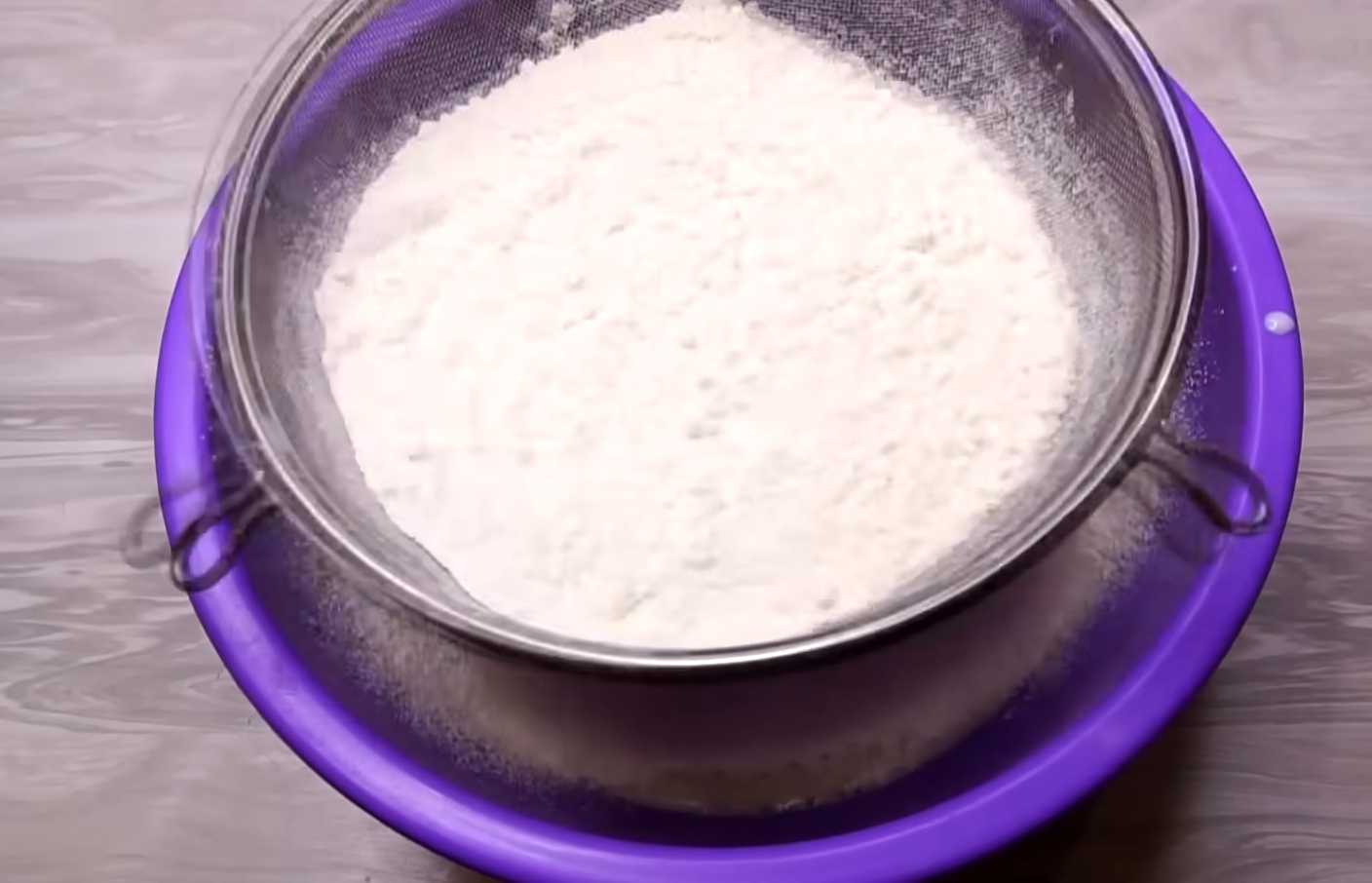 Crêpes à la levure cuites à la poêle - Étape 2