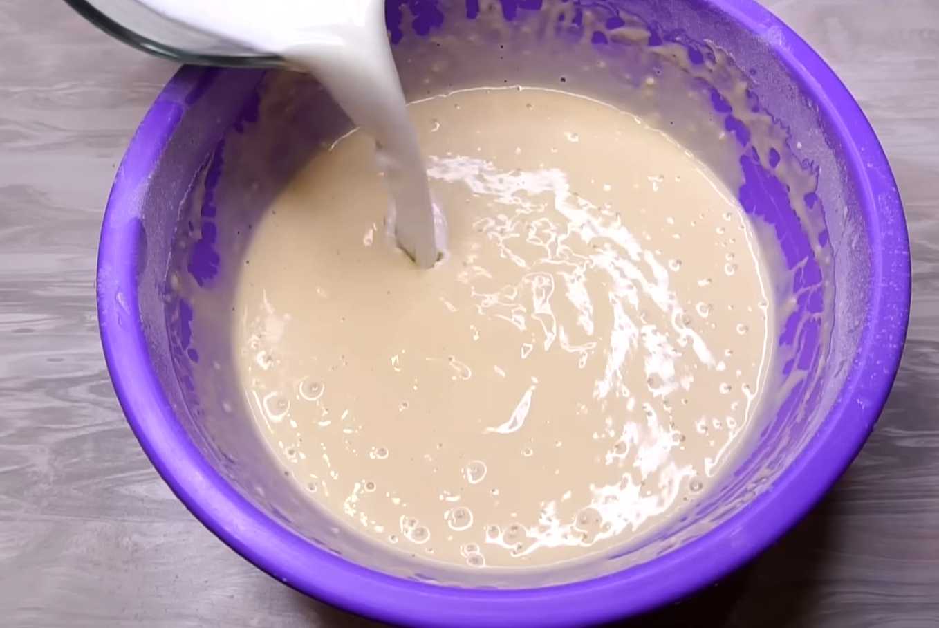 Crêpes à la levure cuites à la poêle - Étape 3