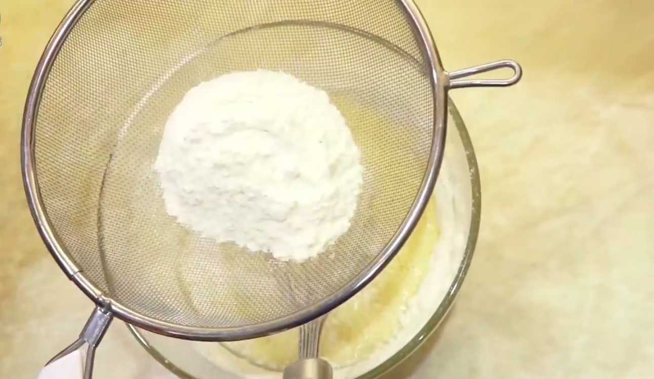 Crêpes au lait et à l'eau bouillante sans bicarbonate de soude - Étape 3