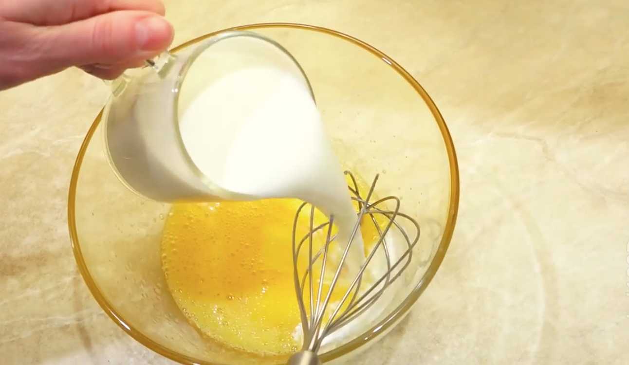 Crêpes au lait et à l'eau bouillante sans bicarbonate de soude - Étape 2