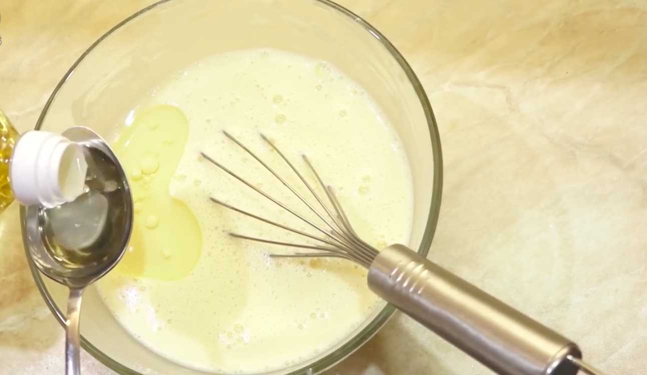 Crêpes au lait et à l'eau bouillante sans bicarbonate de soude - Étape 5