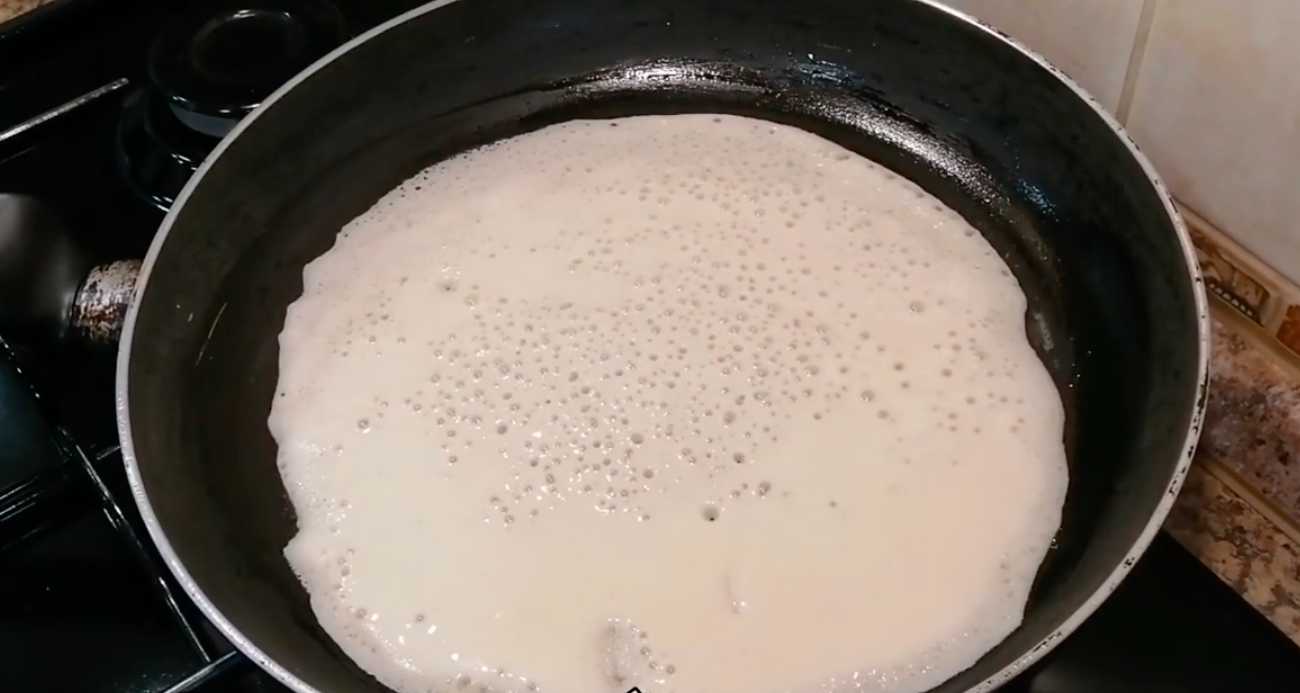 Crêpes avec du petit-lait et des trous - Étape 10