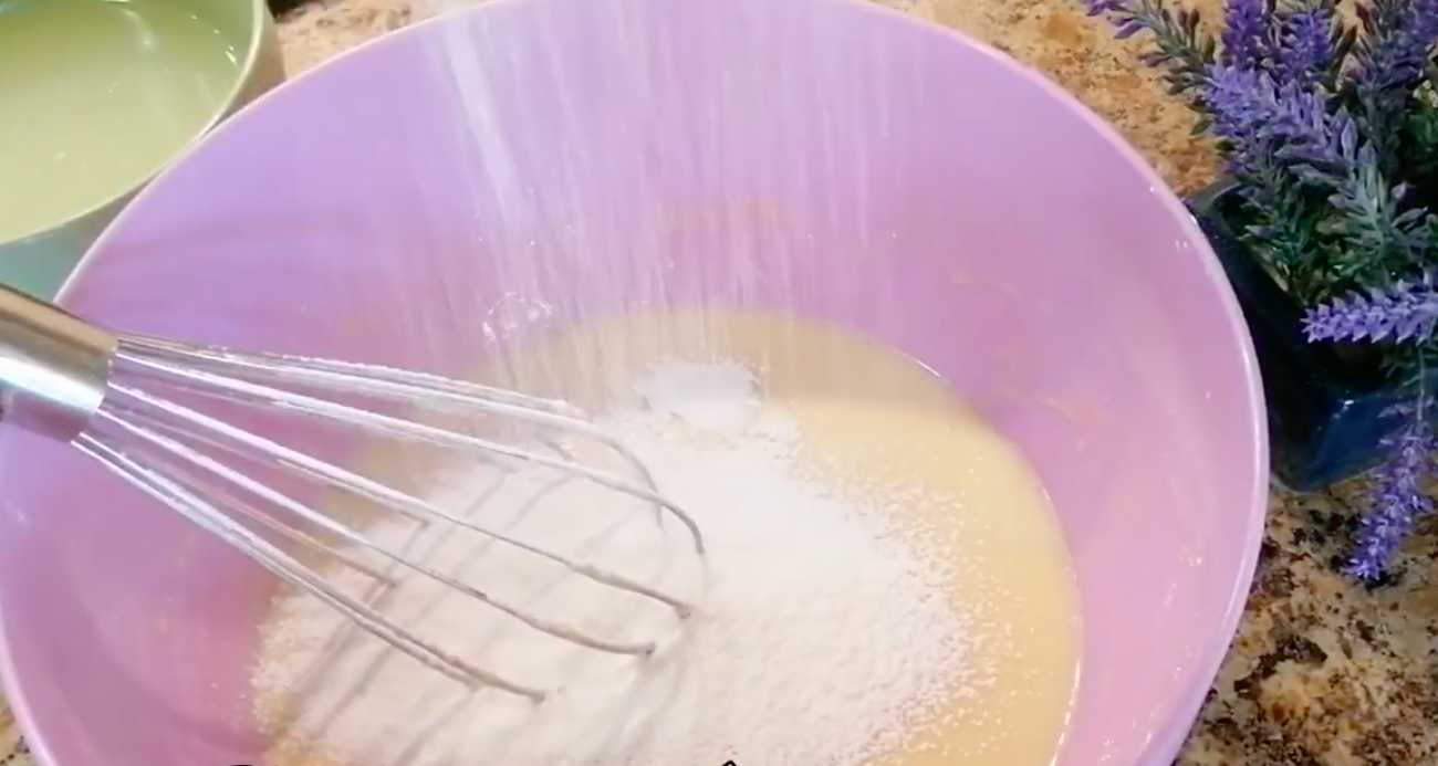 Crêpes avec du petit-lait et des trous - Étape 3