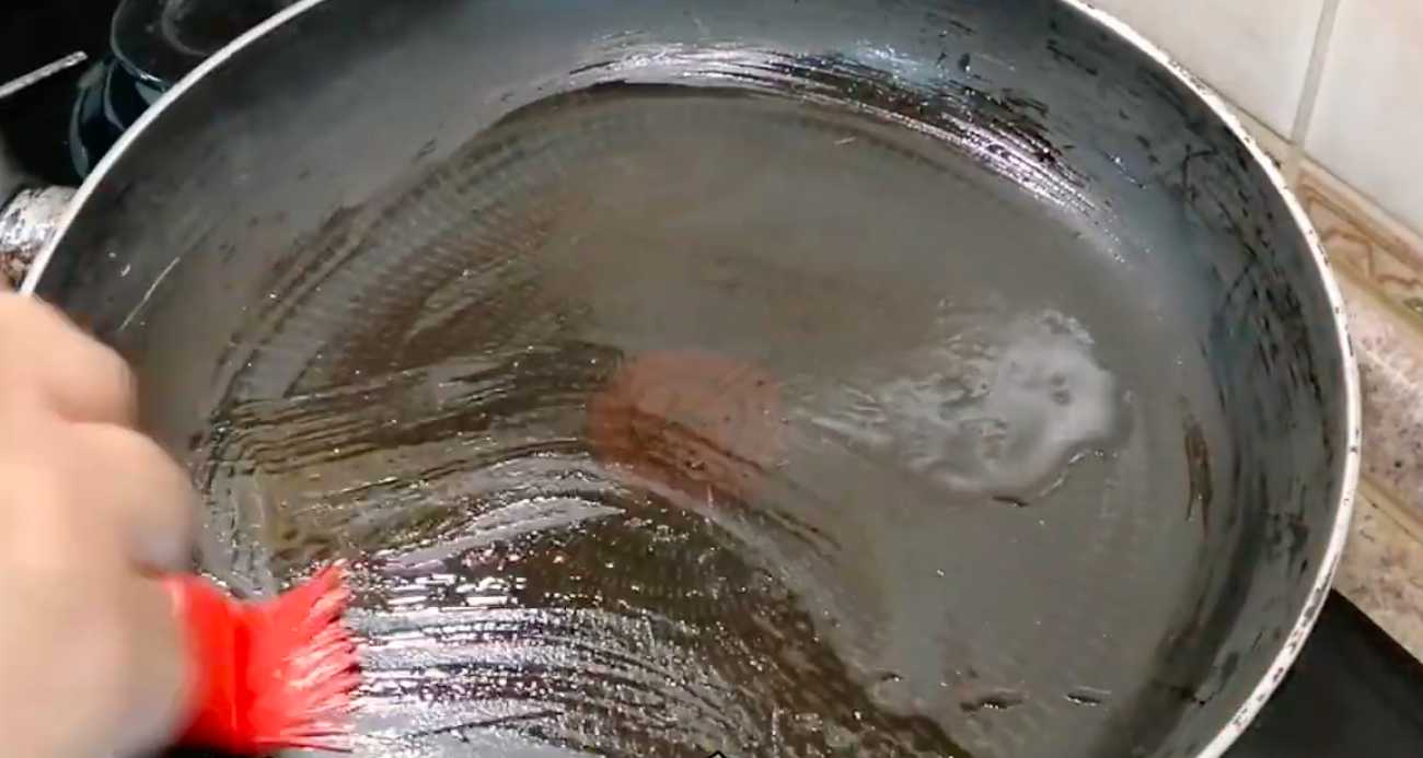 Crêpes avec du petit-lait et des trous - Étape 9