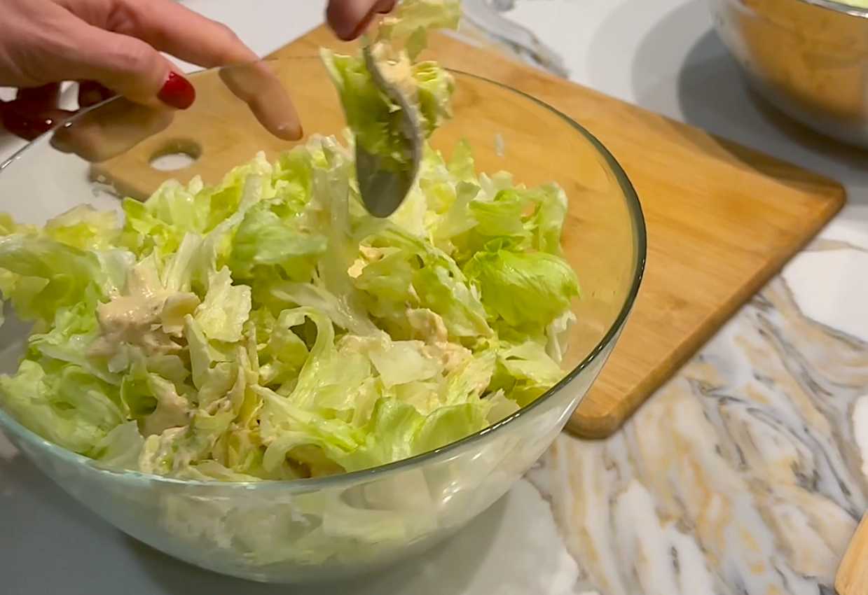 Salade César au poulet et croûtons croustillants - Étape 7
