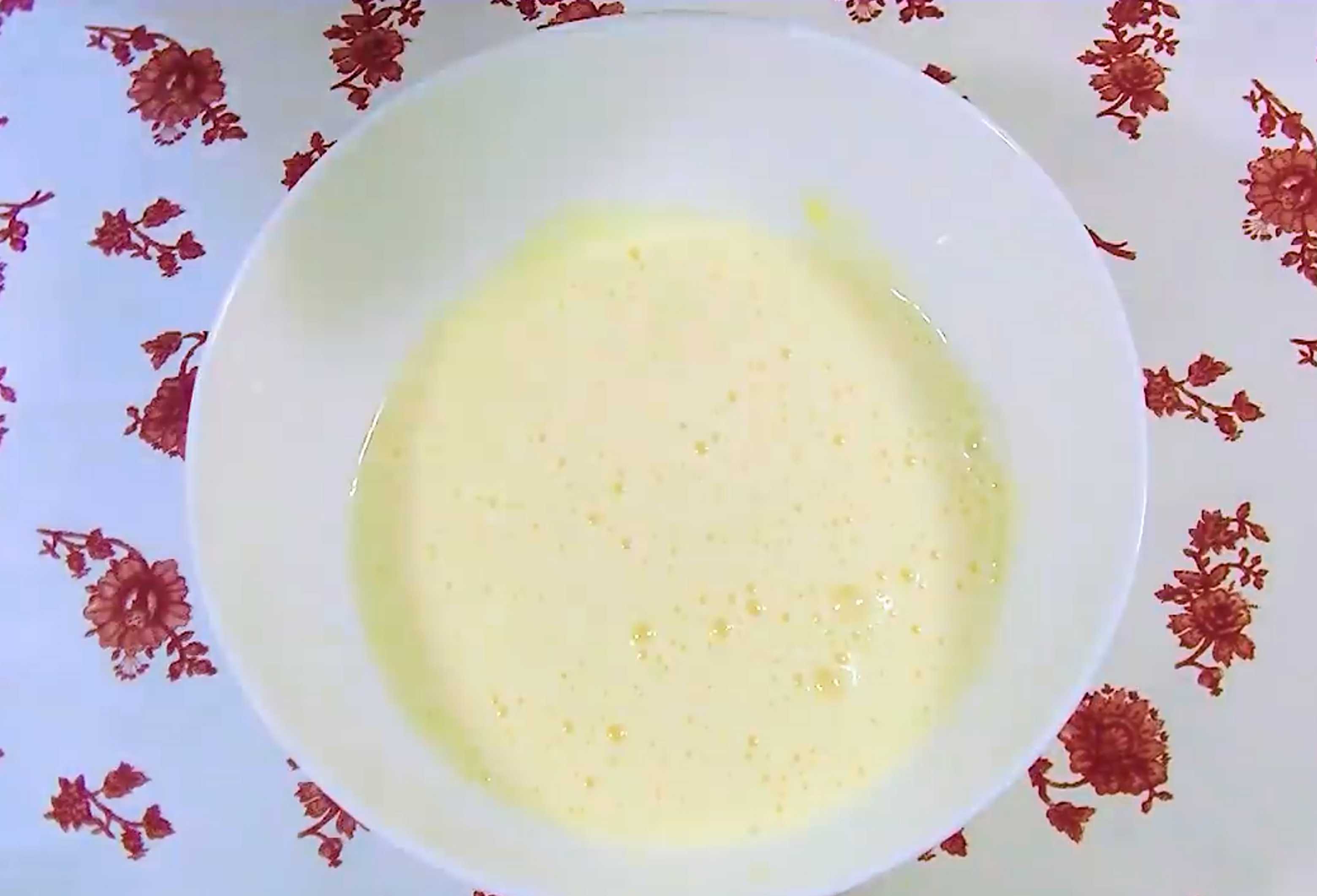 Gâteaux de Pâques glacés au blanc d'œuf - Étape 3