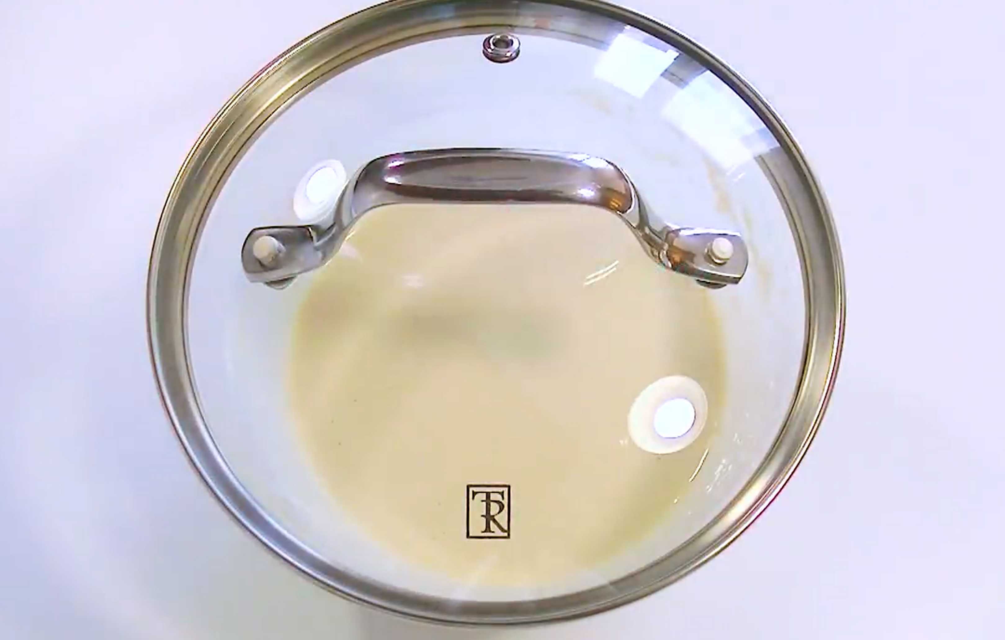 Gâteaux de Pâques glacés au blanc d'œuf - Étape 2