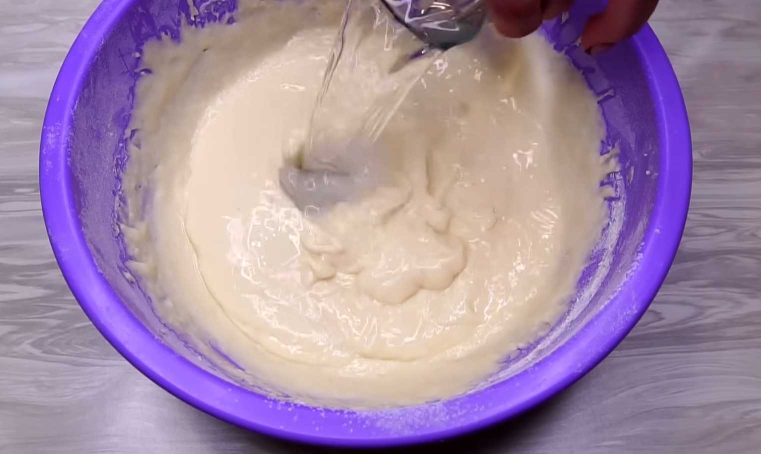 Crêpes fines au kéfir avec trous - Étape 4