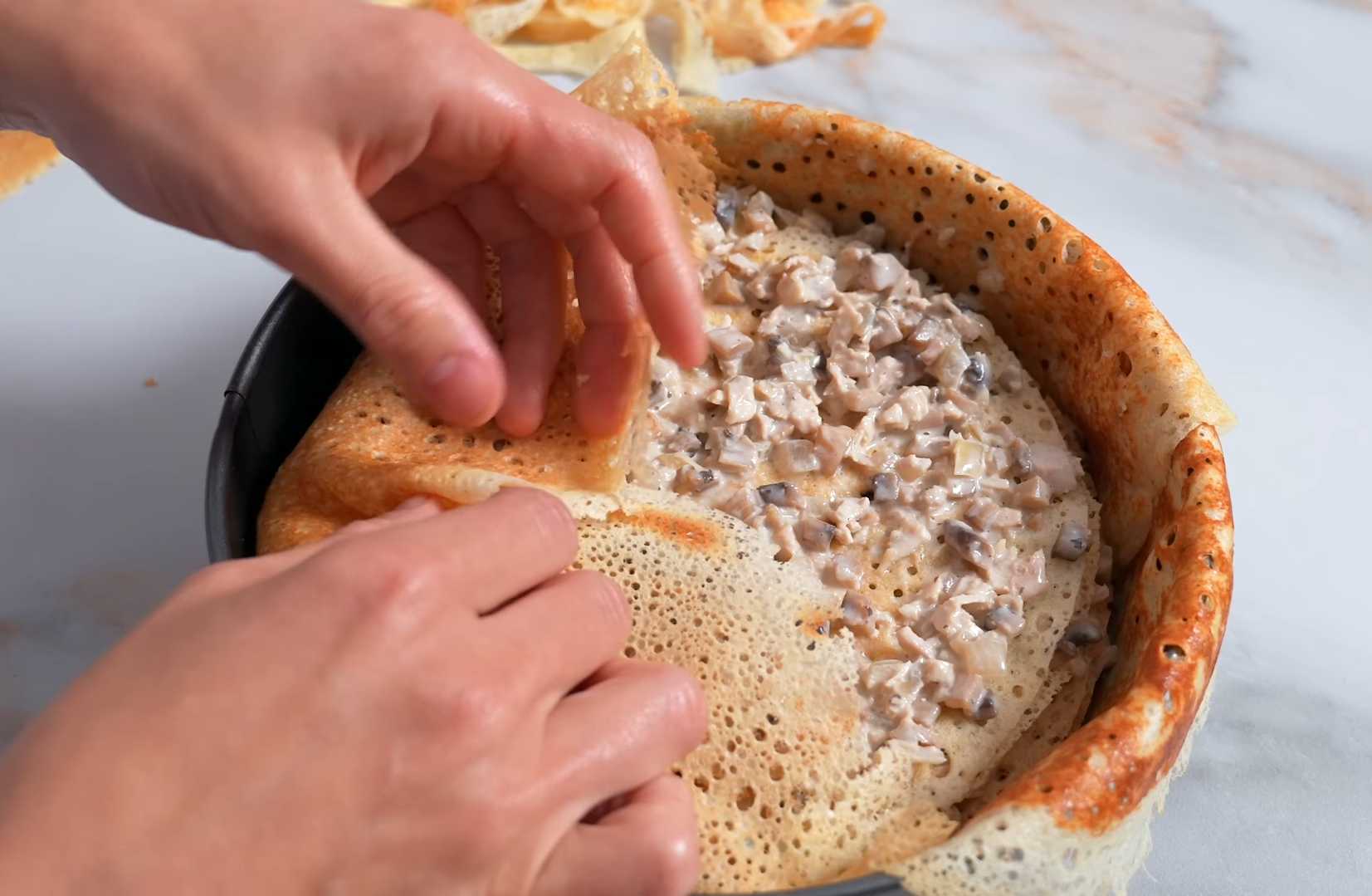 Tourte aux crêpes au poulet et aux champignons - Étape 9