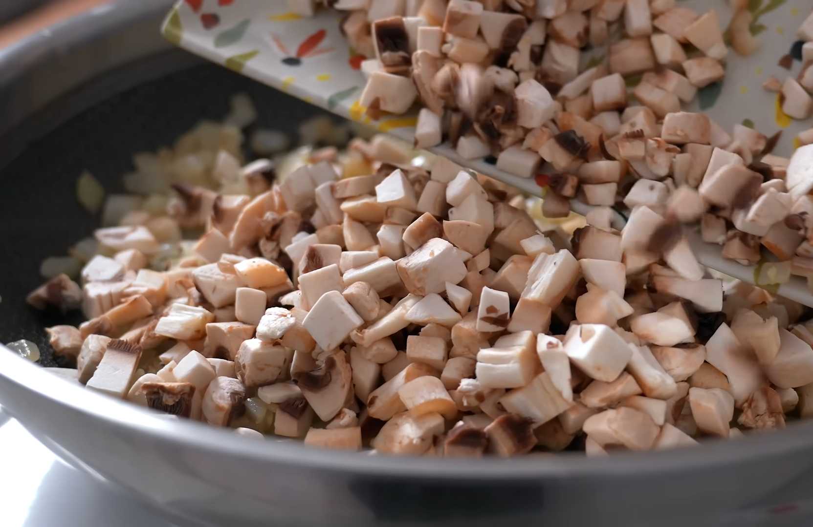 Tourte aux crêpes au poulet et aux champignons - Étape 2