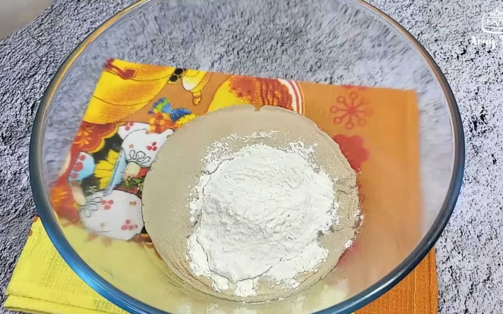 Crêpes épaisses à la levure - Étape 1