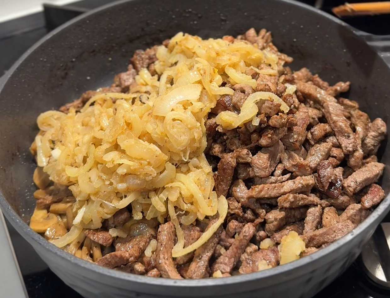 Bœuf Stroganoff à la crème fraîche - Étape 7