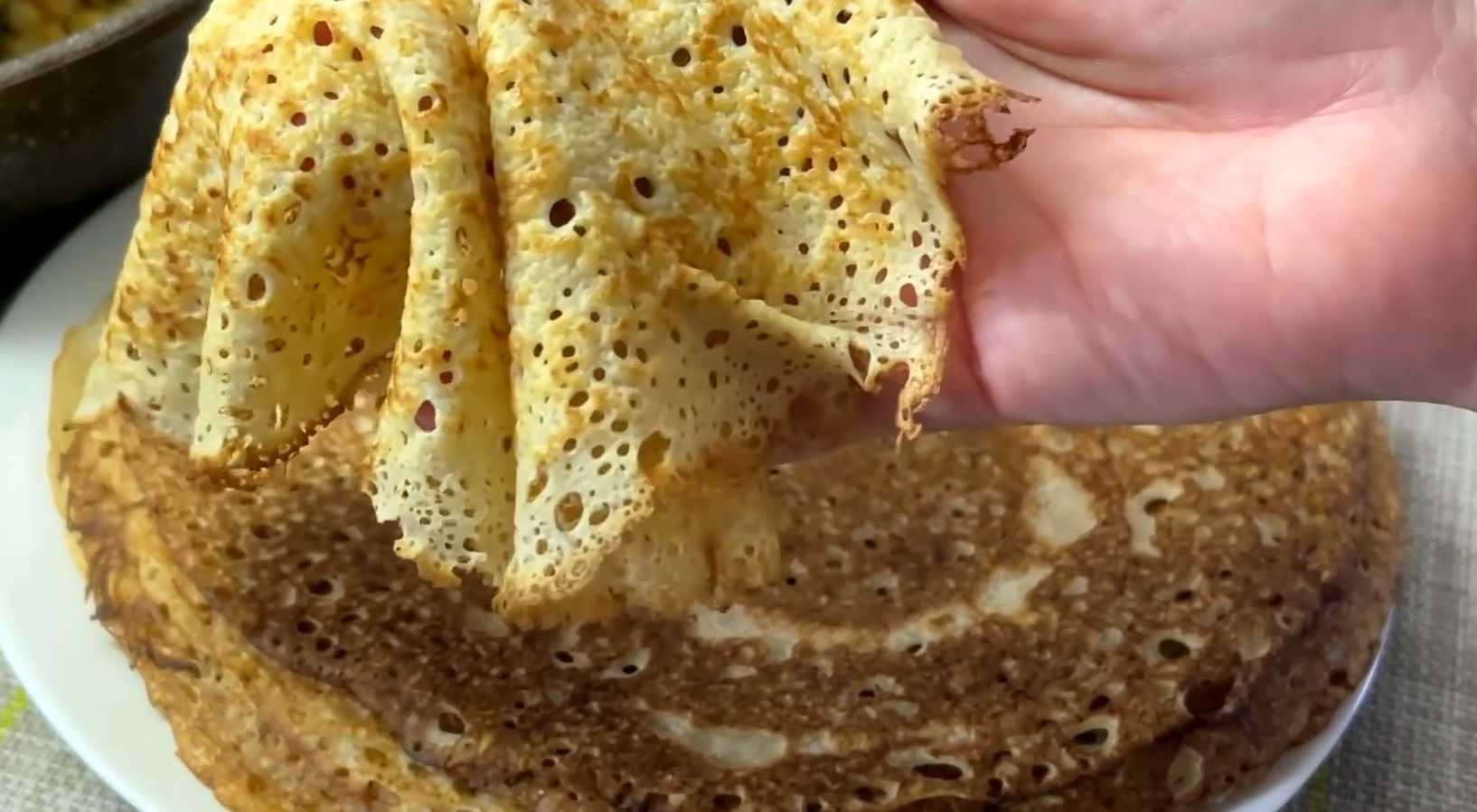 Crêpes avec soda et kéfir - Étape 11