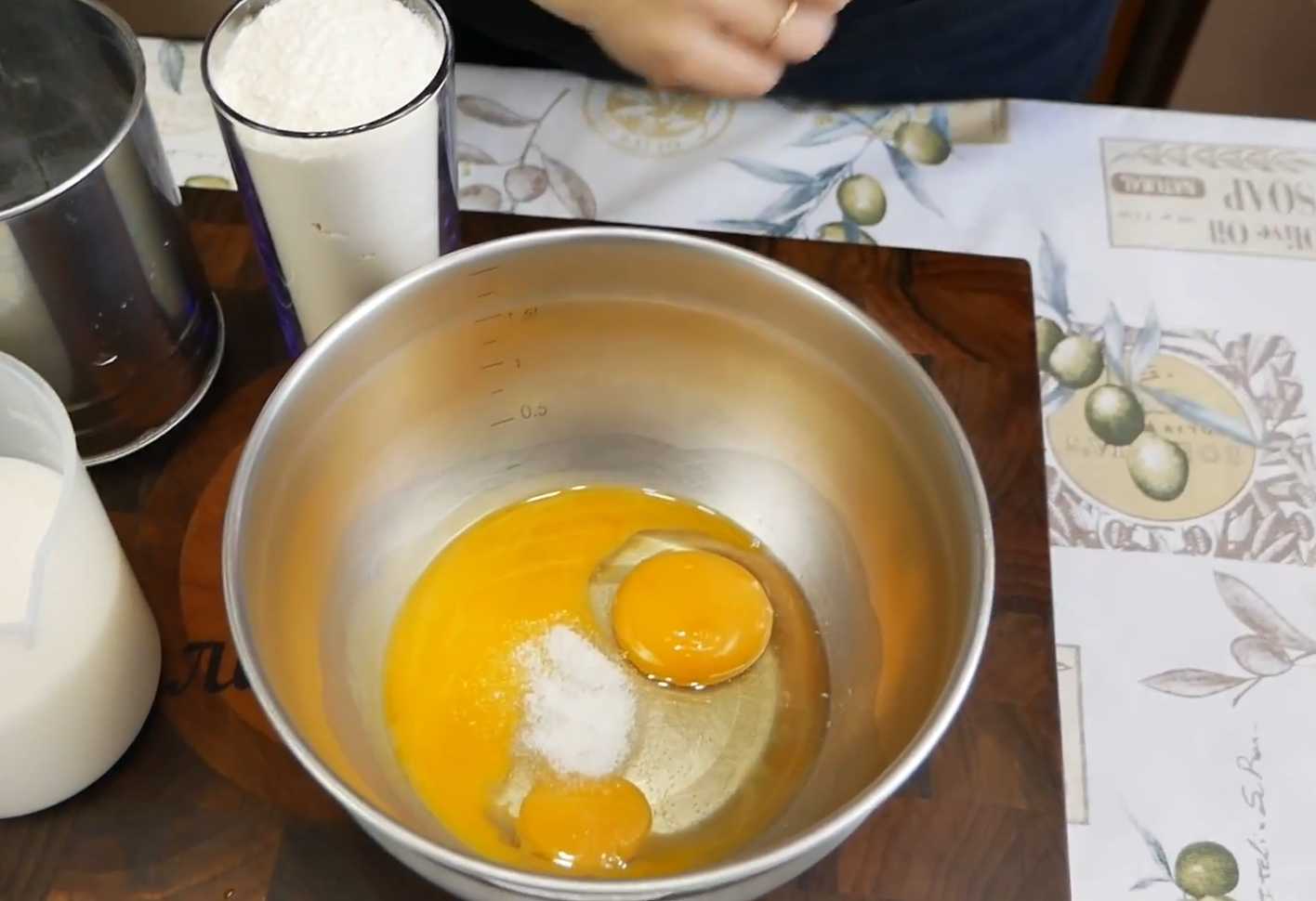 Crêpes sans sucre au lait - Étape 1