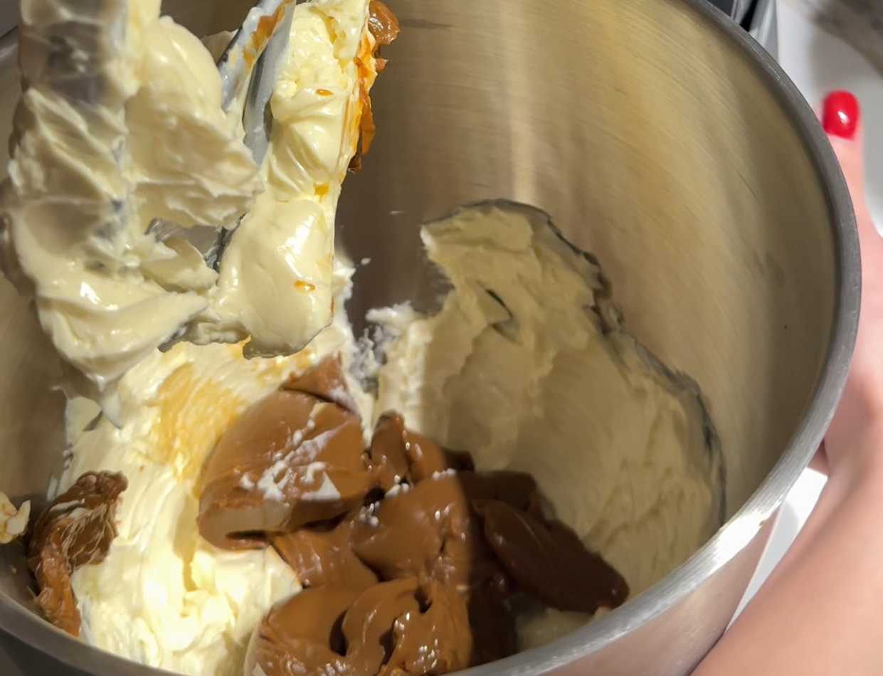 Gâteau à la crème de lait concentré bouilli - Étape 2