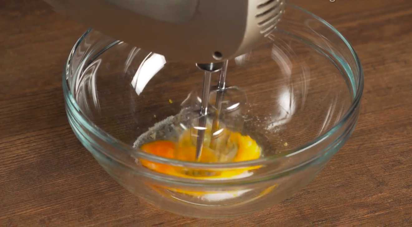 Blini avec Ryazhenka - Étape 2