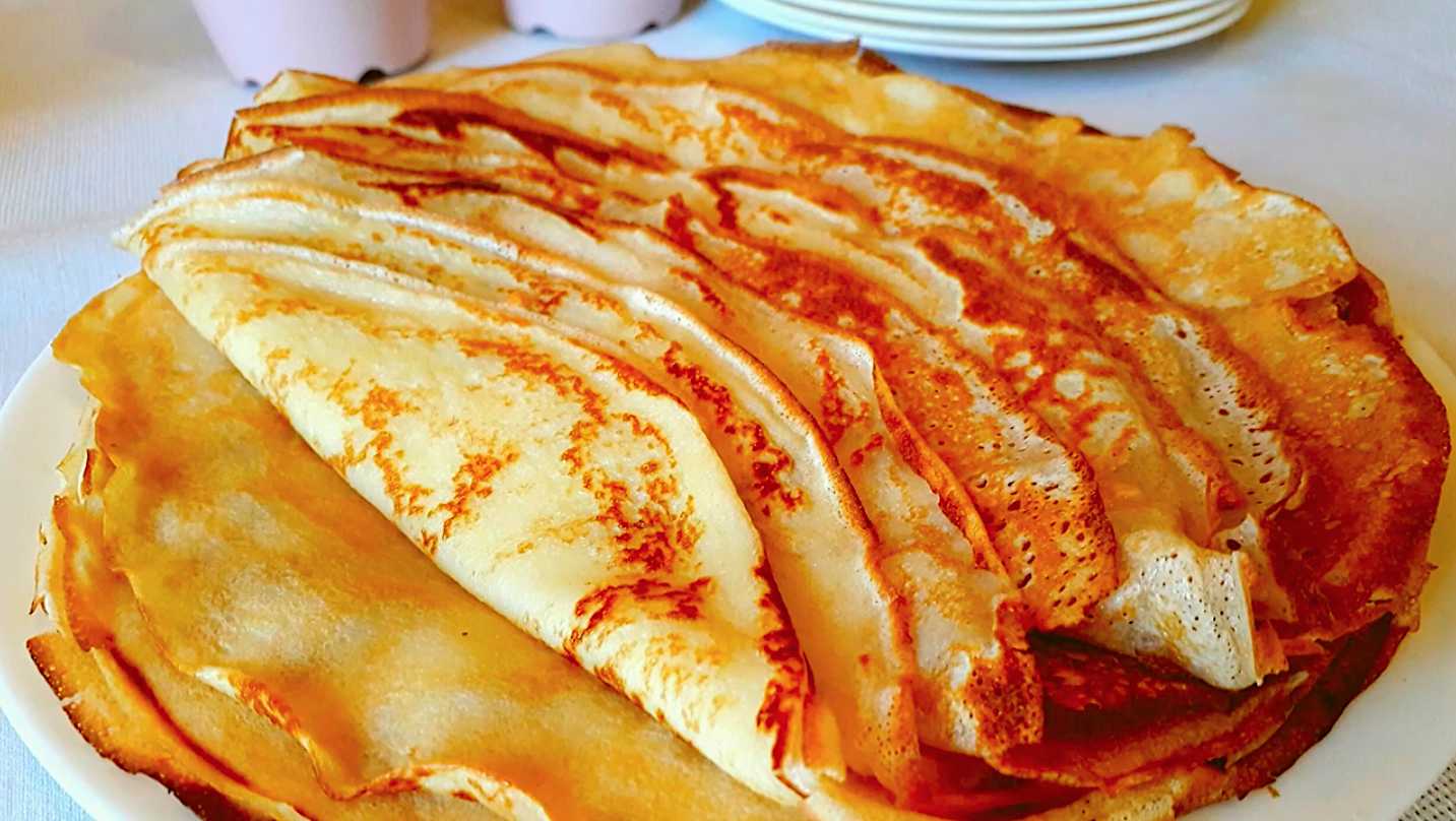 Crêpes au kéfir et à l'eau bouillante - Étape 10