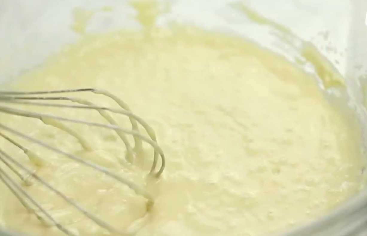 Crêpes à la crème anglaise et à la crème aigre - Étape 6