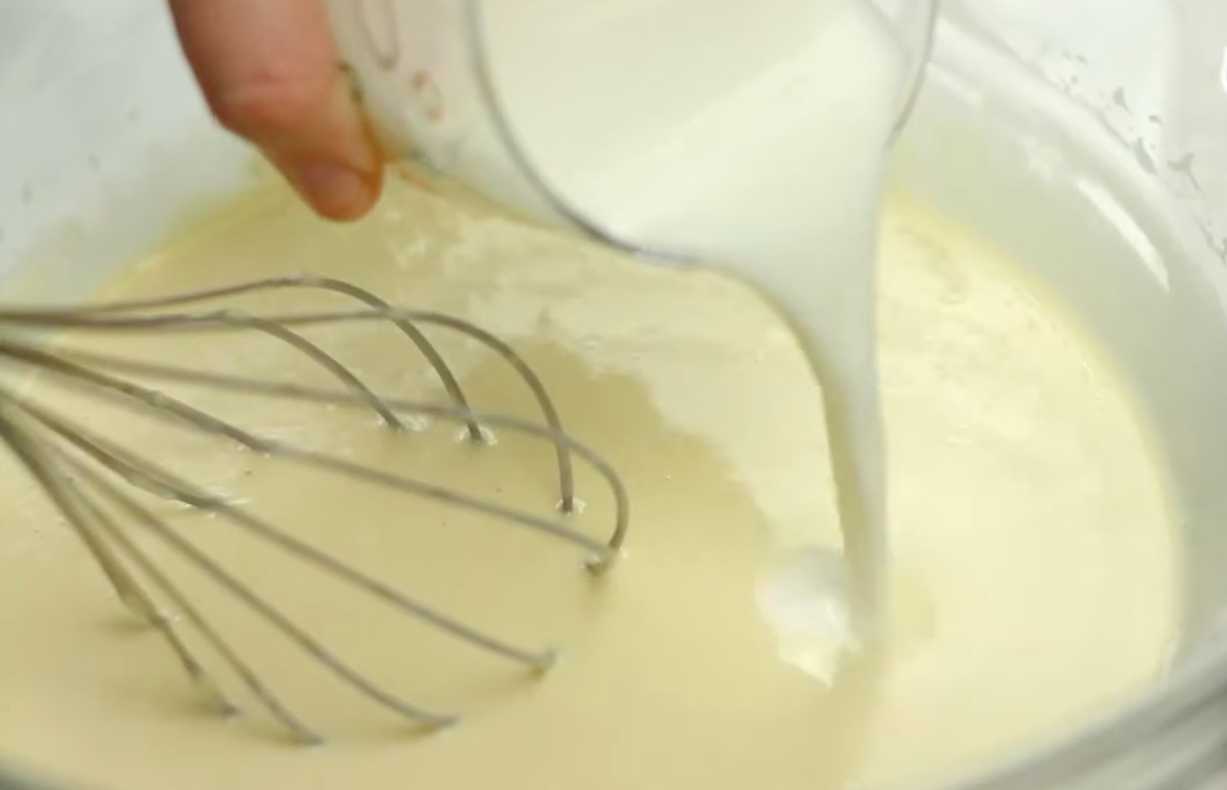 Crêpes à la crème anglaise et à la crème aigre - Étape 7